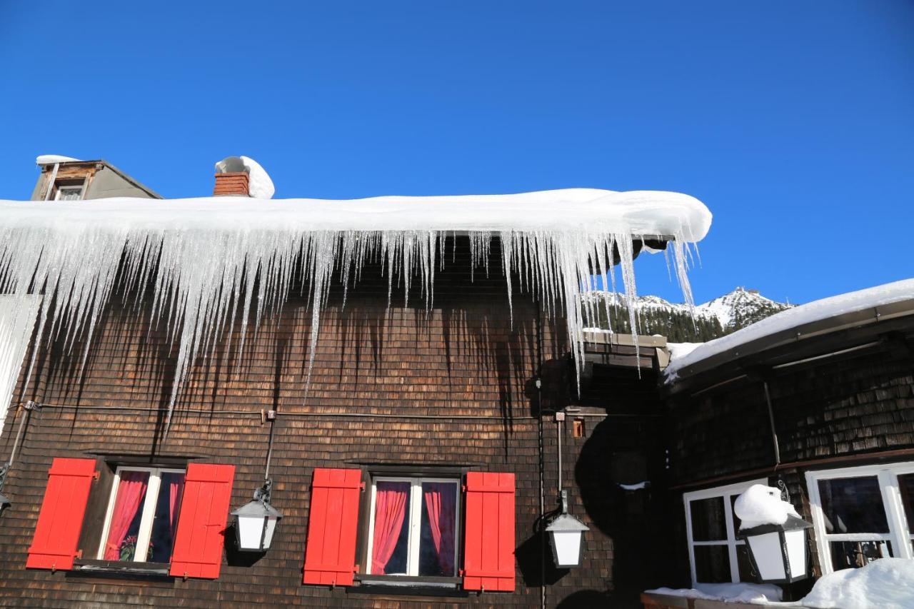 Gasthof Auerhahn レッヒ エクステリア 写真