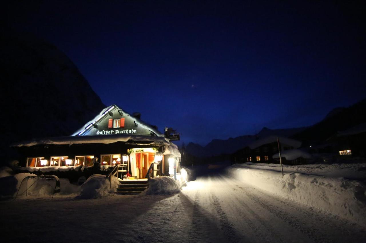 Gasthof Auerhahn レッヒ エクステリア 写真