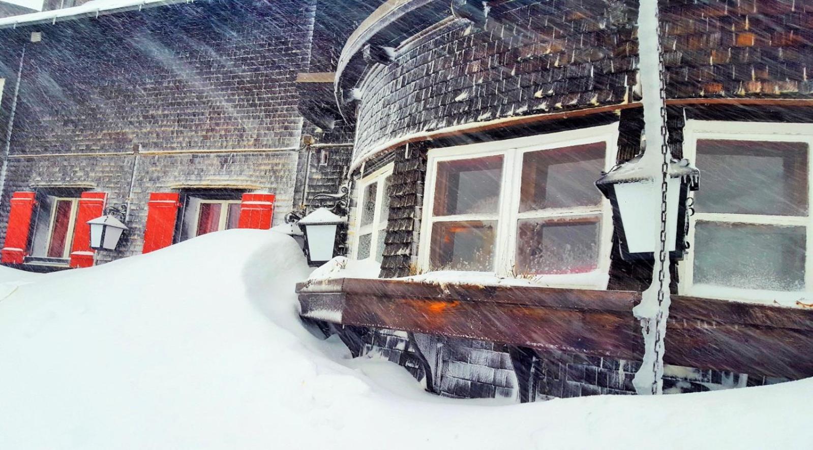 Gasthof Auerhahn レッヒ エクステリア 写真